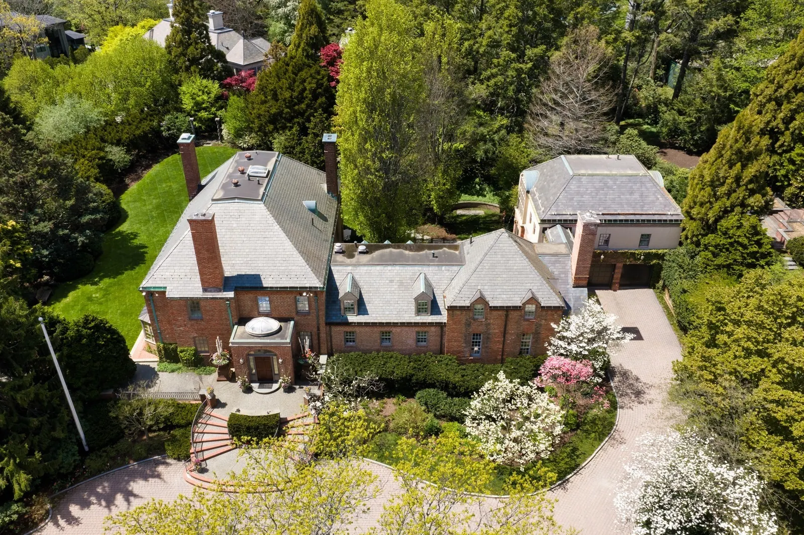 40 Singletree Rd, Brookline