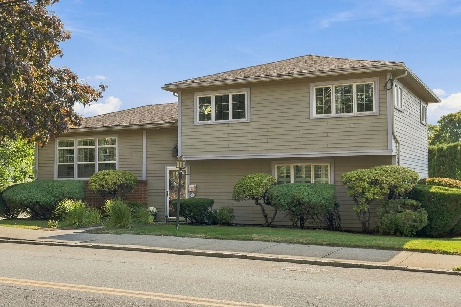 709 Humphrey St, Swampscott