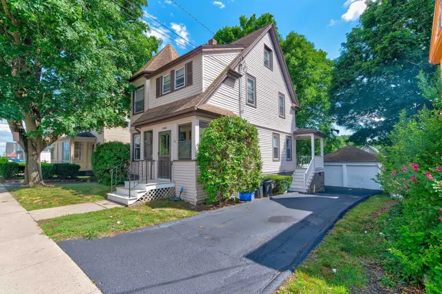 165 Whitwell St