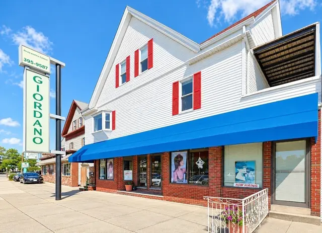 460 Main St