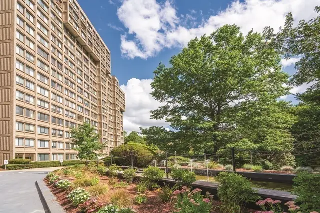250 Hammond Pond Parkway #705S