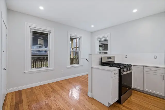 35 Newport Street #2