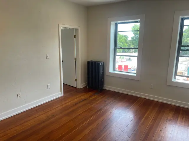 620 Columbia Rd #5