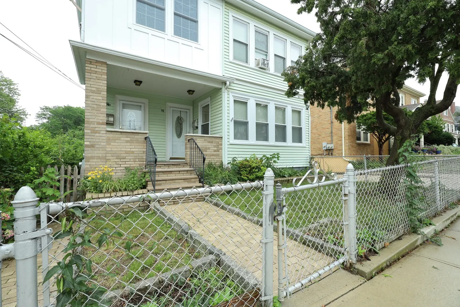 98 Woodside #1, Winthrop