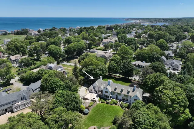 7 Baileys Causeway