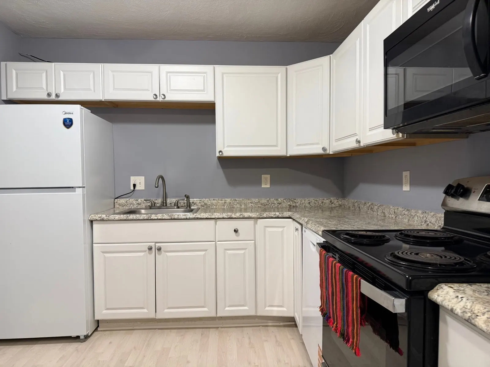 302 Boston Post Rd #10, Marlborough