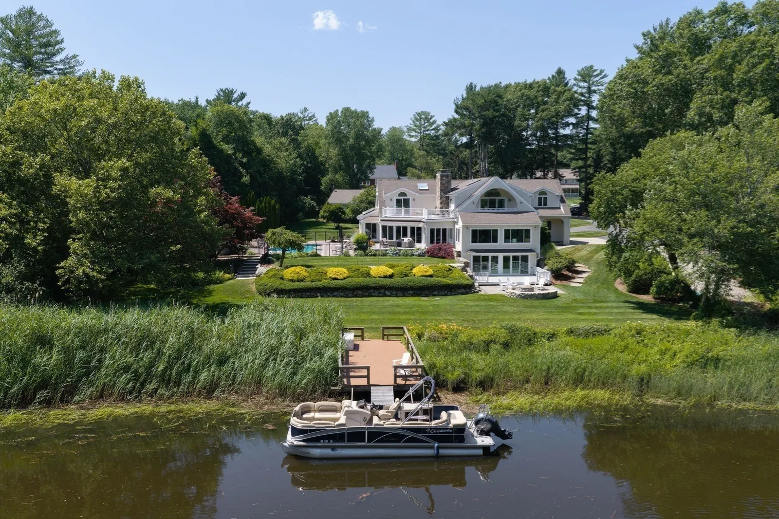 112 River Rd, Hanover