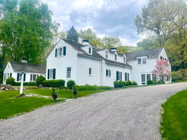 157 Centre St
