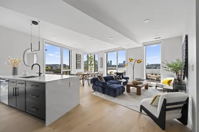 40 William Kelly Sq #502