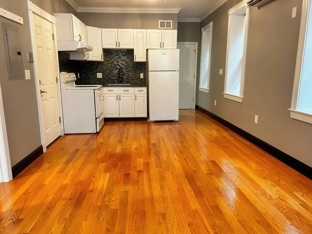 63 Frankfort #2F, Boston