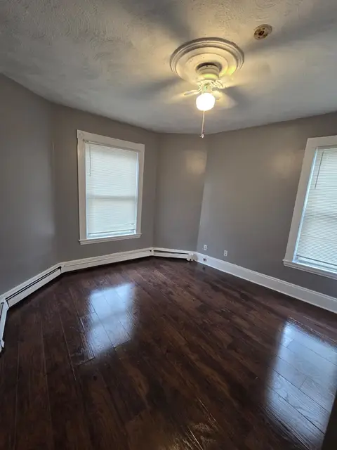 59 Cushing Avenue #1