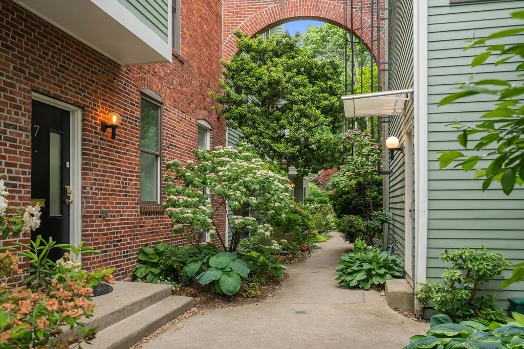 1 Richdale Ave #7, Cambridge