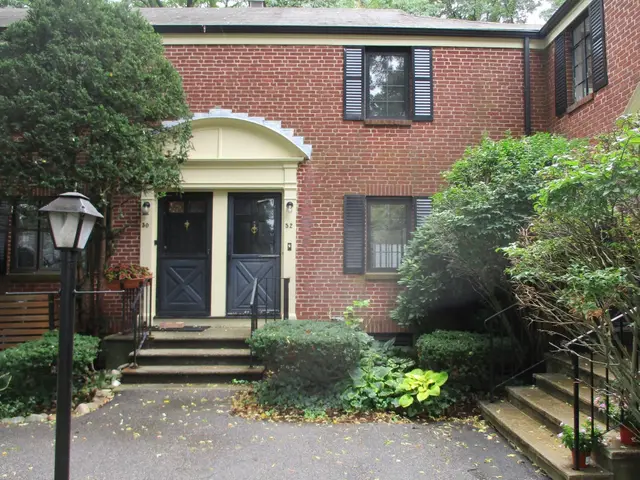 52 Grant Ave #1
