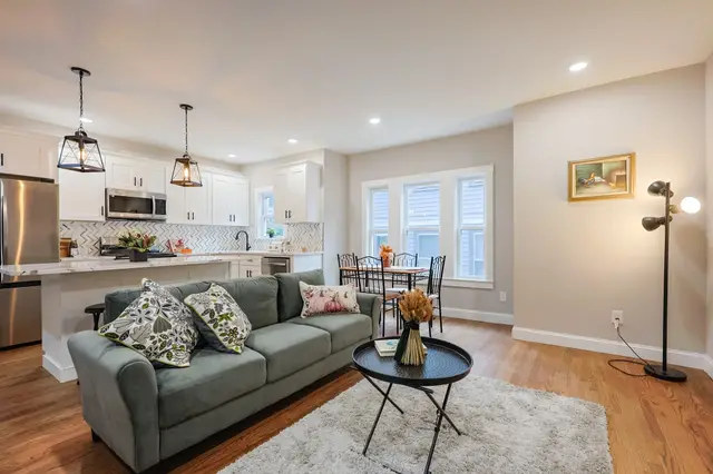 11 Watson St #1