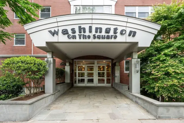 1600 Beacon St #904