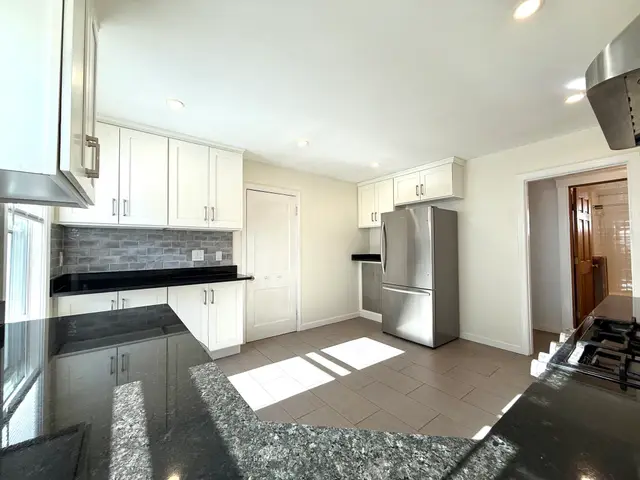 11 Melbourne Ave. #1