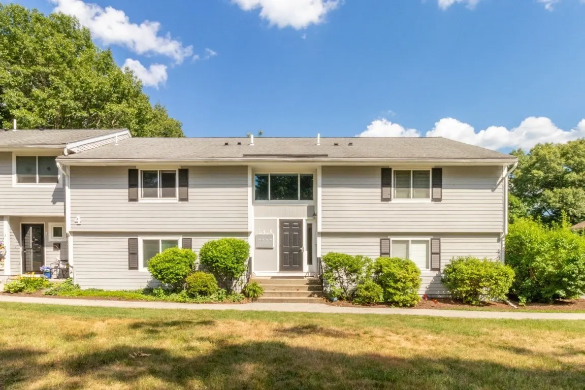4 Beals Cove Rd #G, Hingham