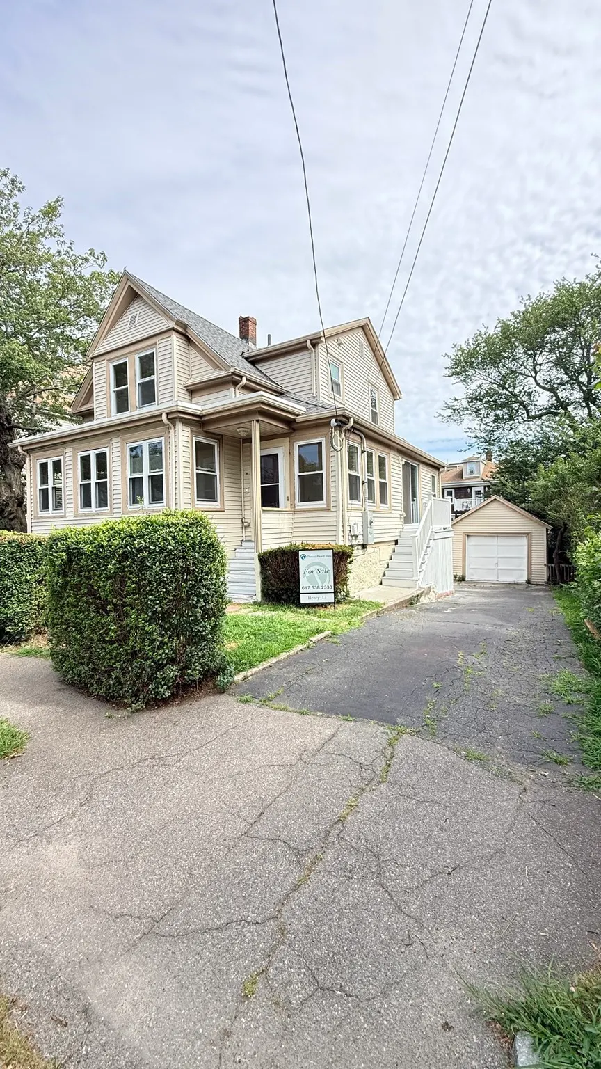 178 Farrington St, Quincy
