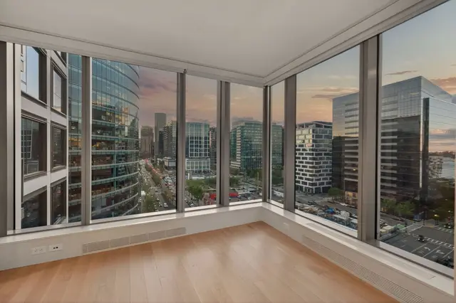 133 Seaport Blvd #1208