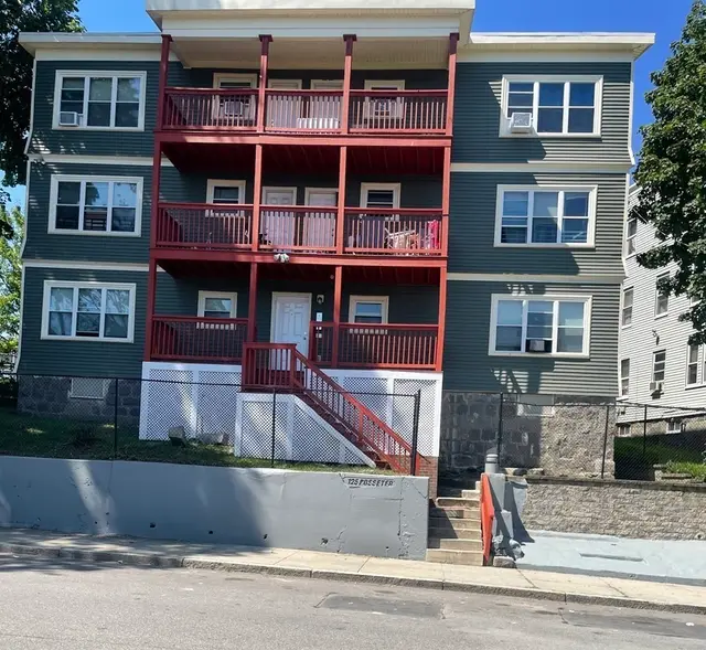 125 Rosseter St