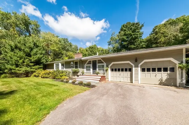 102 Hunting Lane