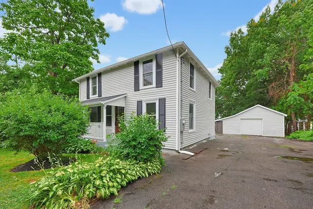 4 Ryan St
