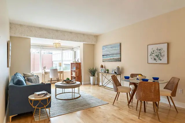 10 Bowdoin Street #409