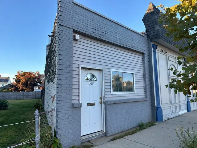 369 Salem St