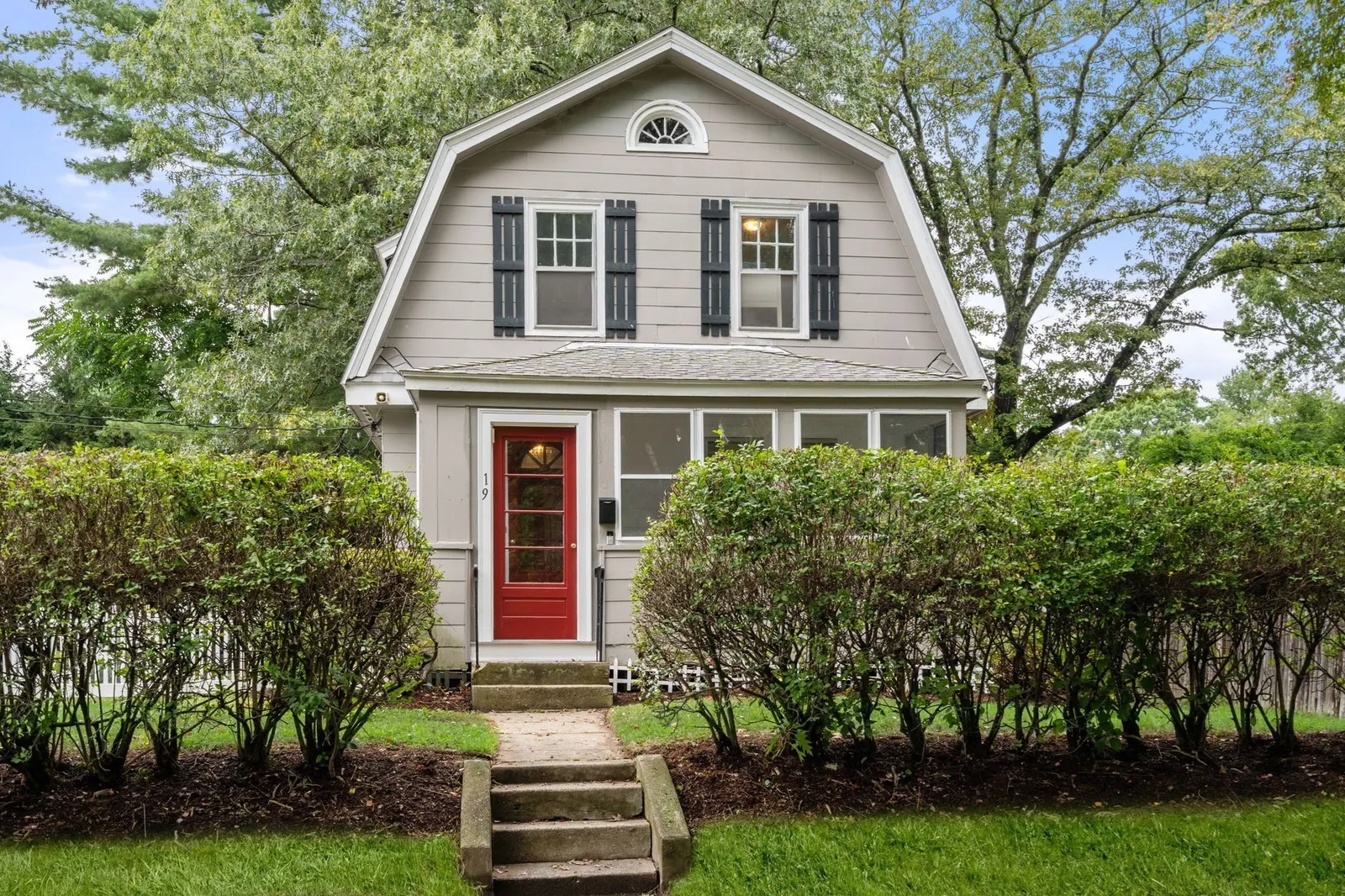19 New Hampshire Avenue, Natick