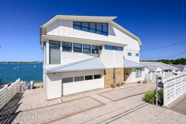 35 Regatta Rd