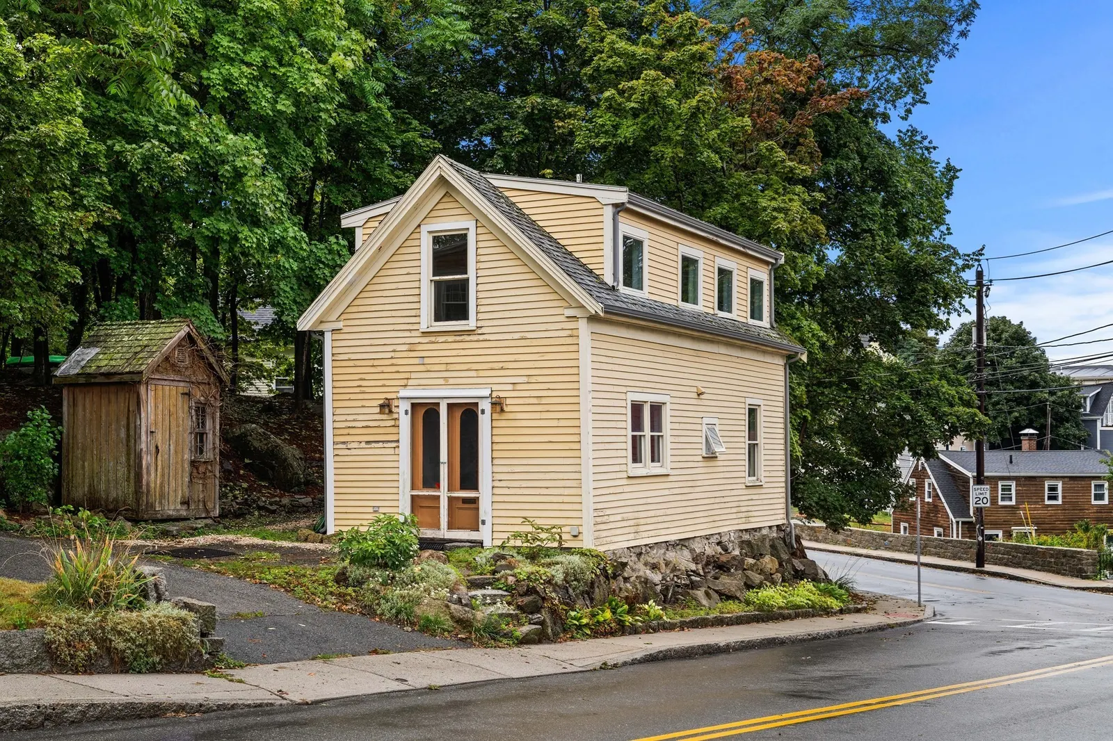 1105 Washington, Gloucester