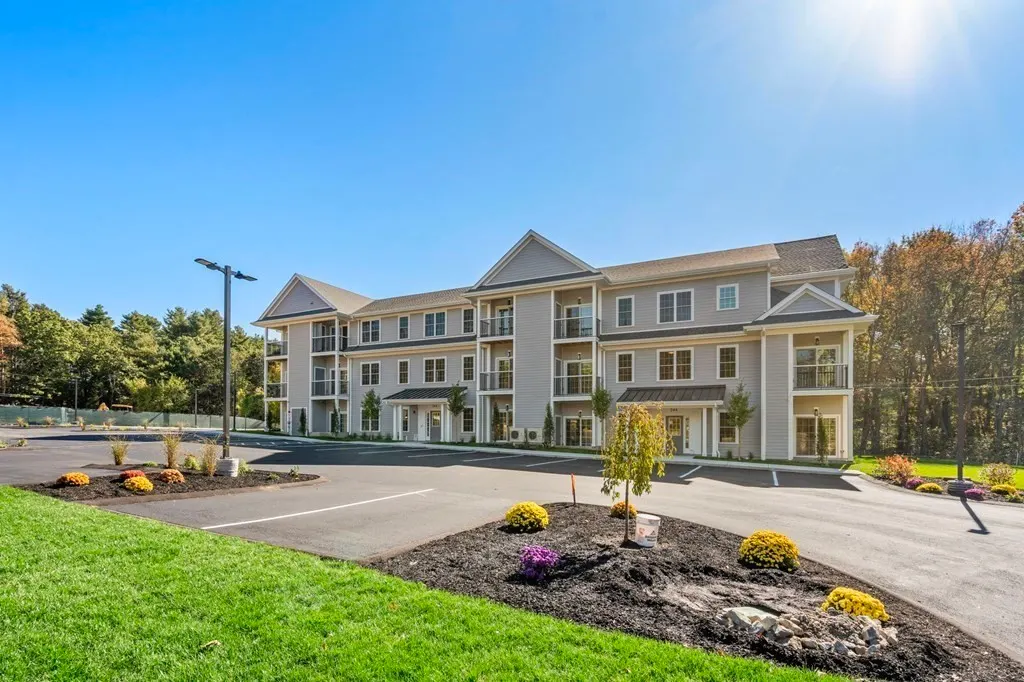 242 Main #101, Millis