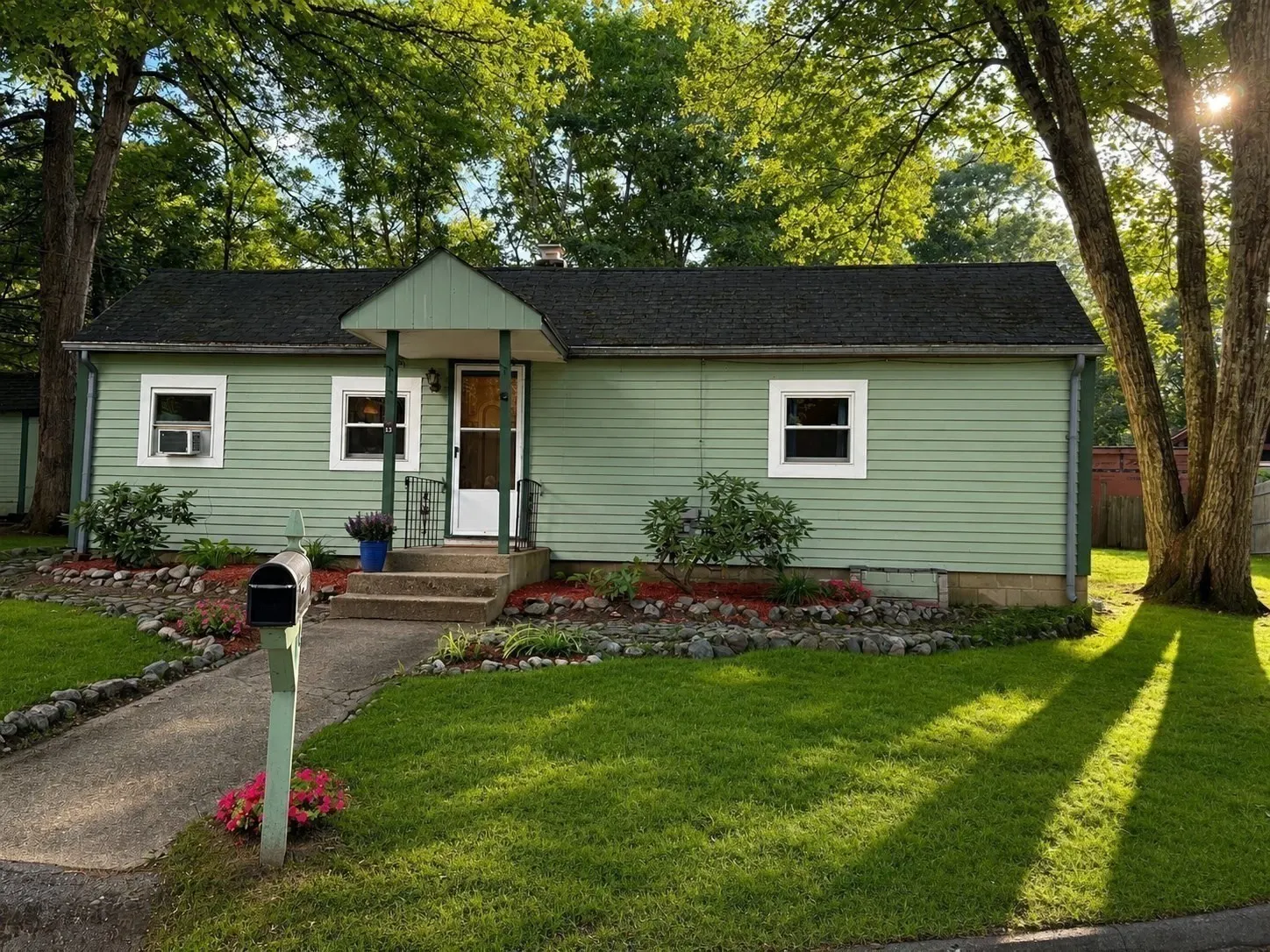 13 Park Lane, Wayland