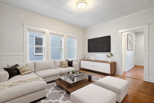 60 Lithgow Street #1