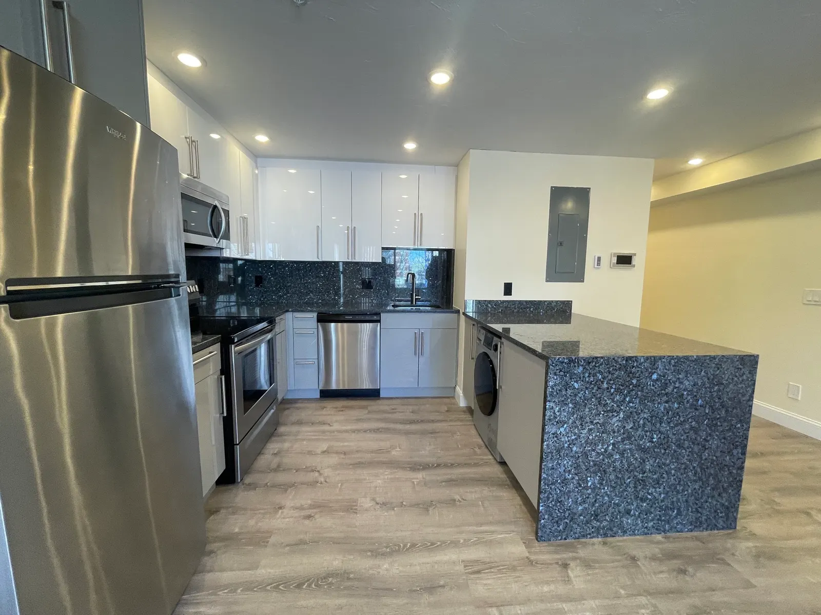 1028 Commonwealth Ave #405, Boston