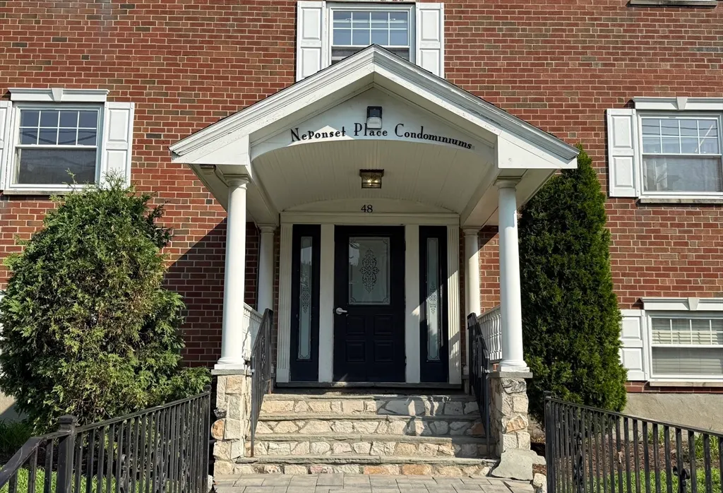 48 Coffey #9 D, Boston