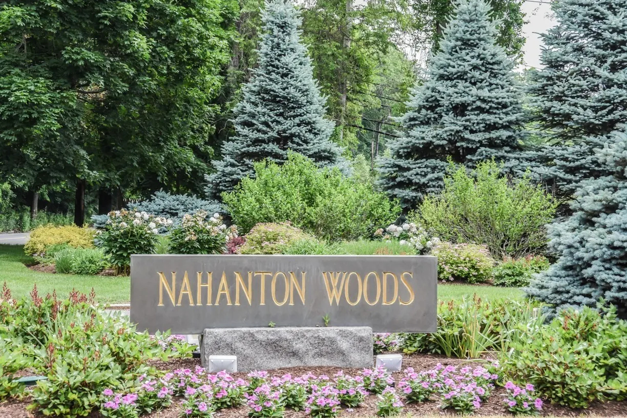 210 Nahanton #407, Newton