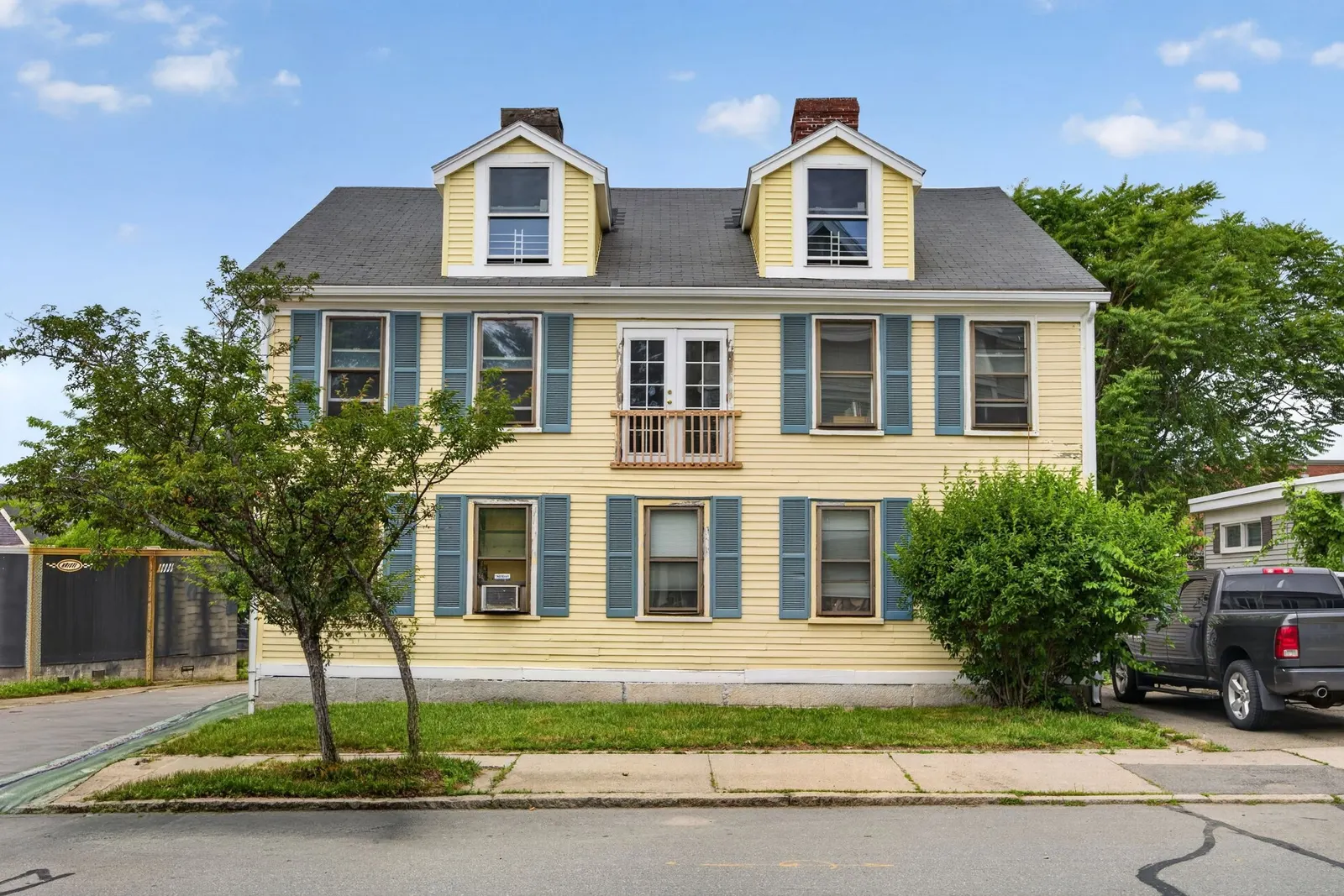 328-330 Cabot St, Beverly