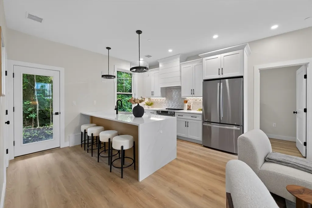 2 Readfield Place #4, Boston