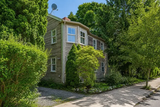 141 Hale St #2