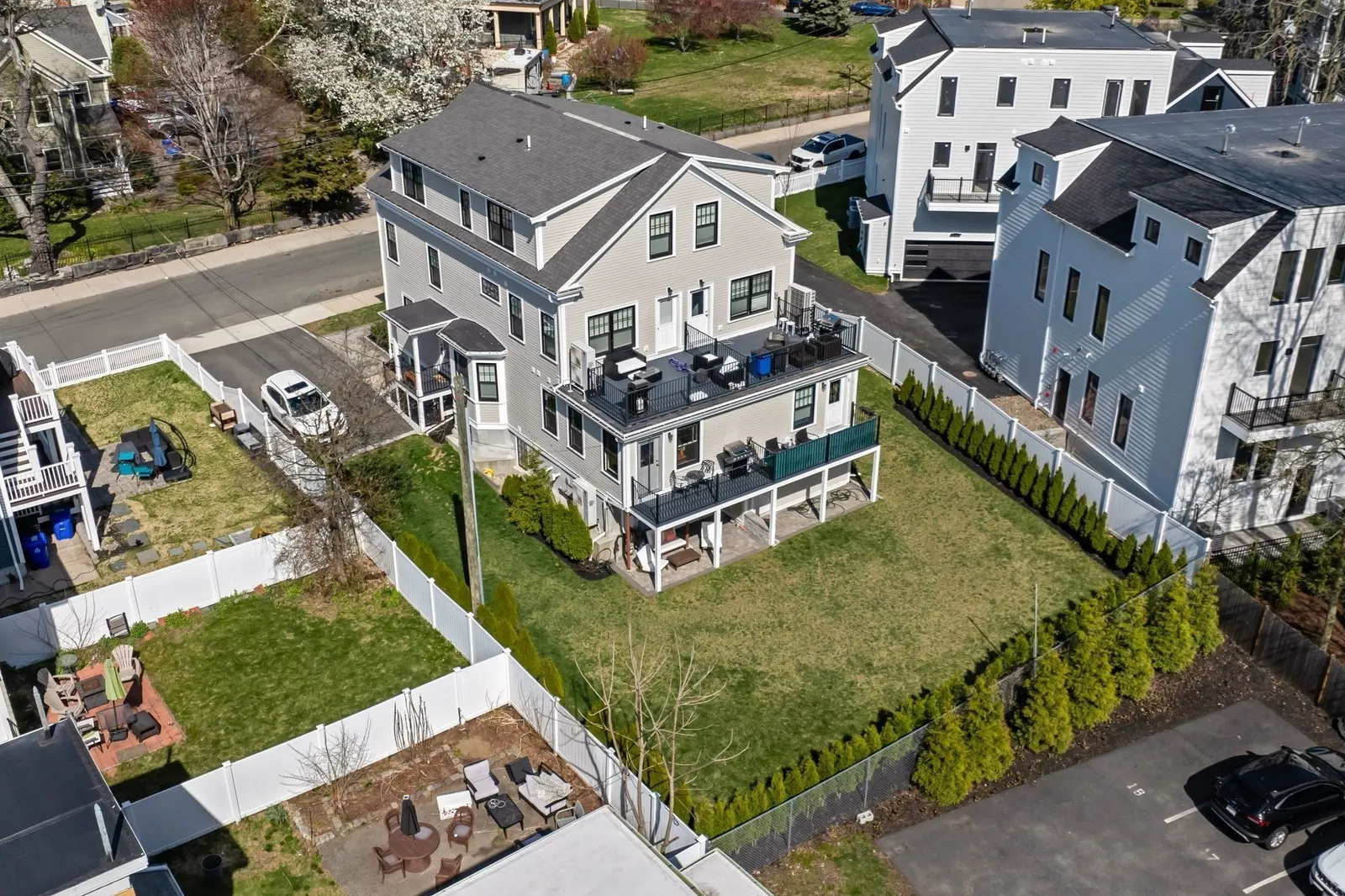 15 Ashland St #2A, Boston