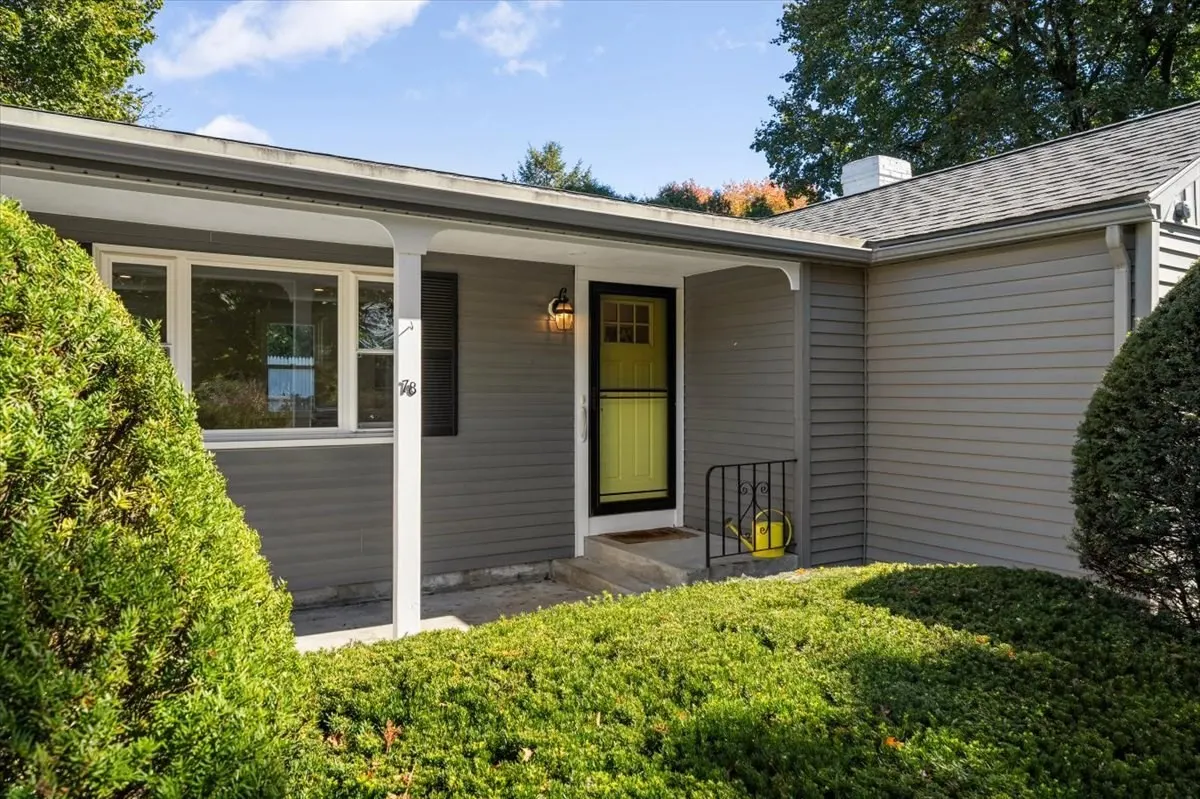 78 Salem End Lane, Framingham