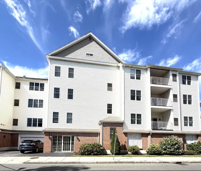 51 Pearl St #206