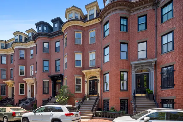 44 Rutland Sq #2