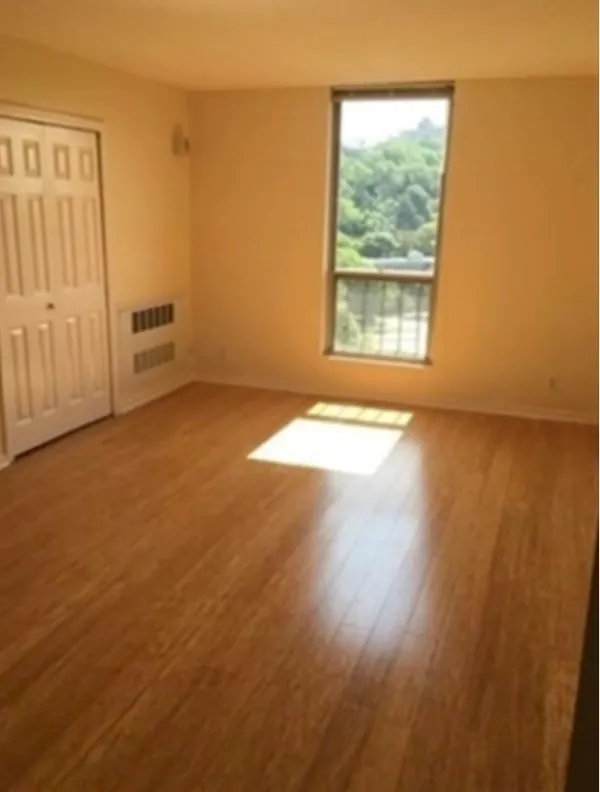 33 Pond Ave #802, Brookline
