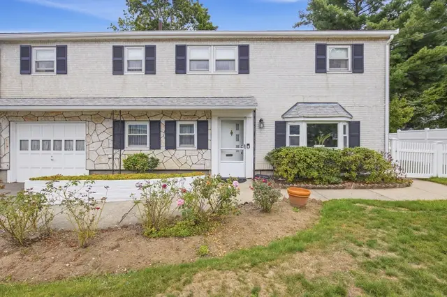 37 Rustcraft Rd