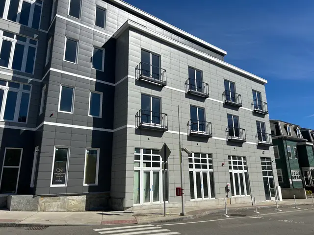 371 Beacon St