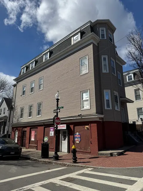 75 Putnam Street