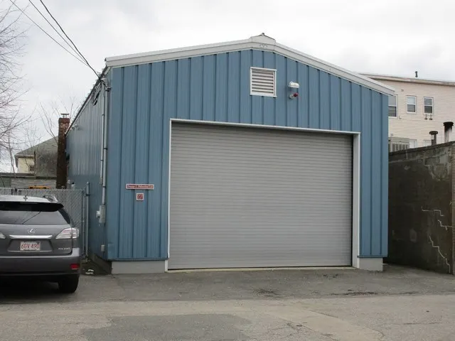 17 Meadow St, Salem