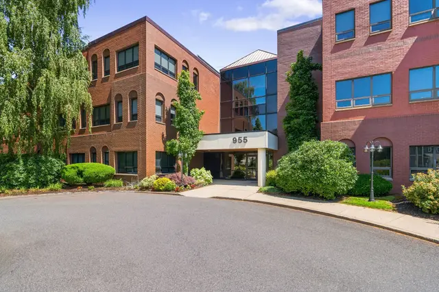 955 Main St. #209